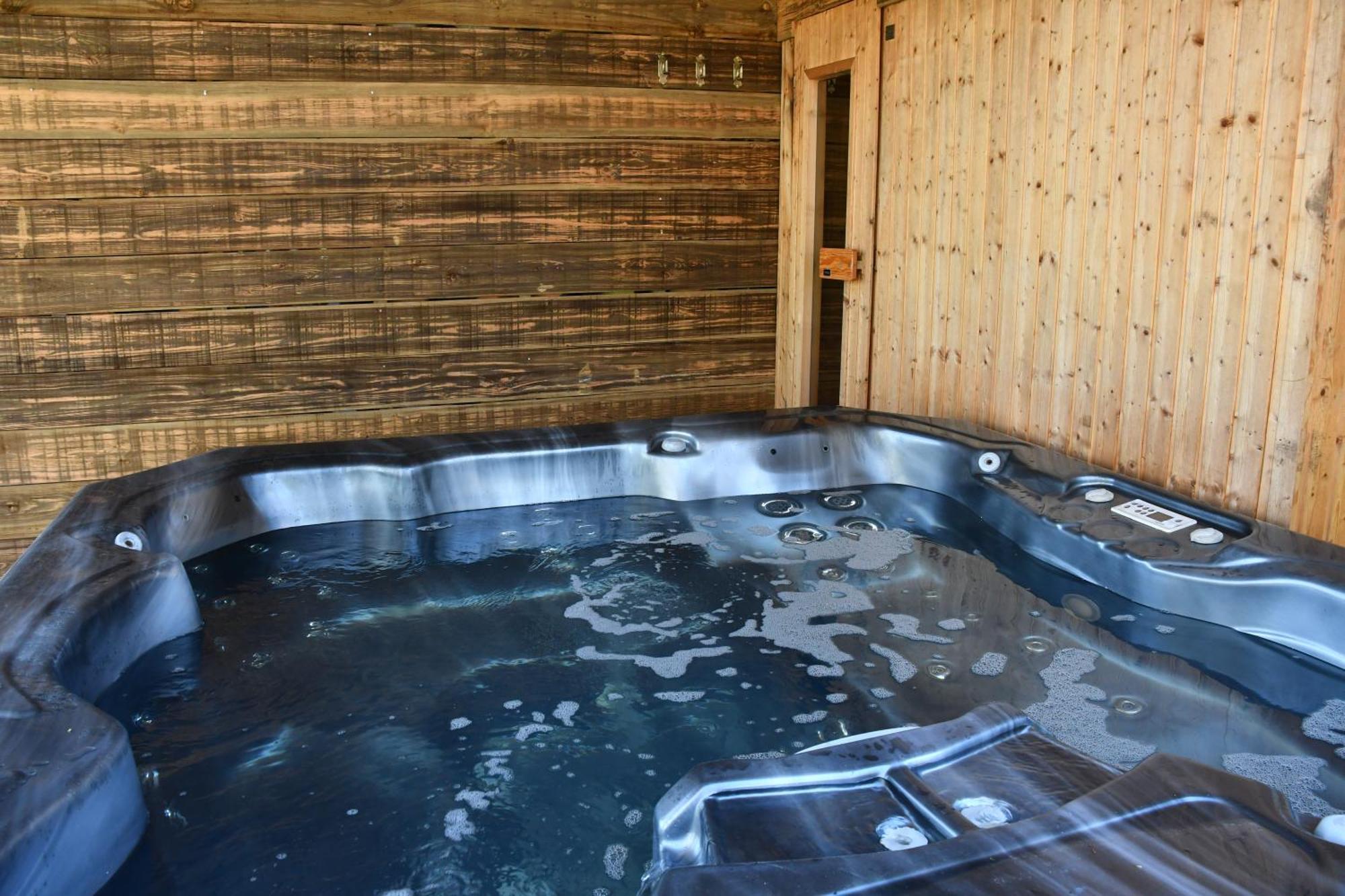 Bohemian Experience Wellness, Jacuzzi, Sauna, Bbq, Garden, Sleeps 14 Kockengen Exterior photo