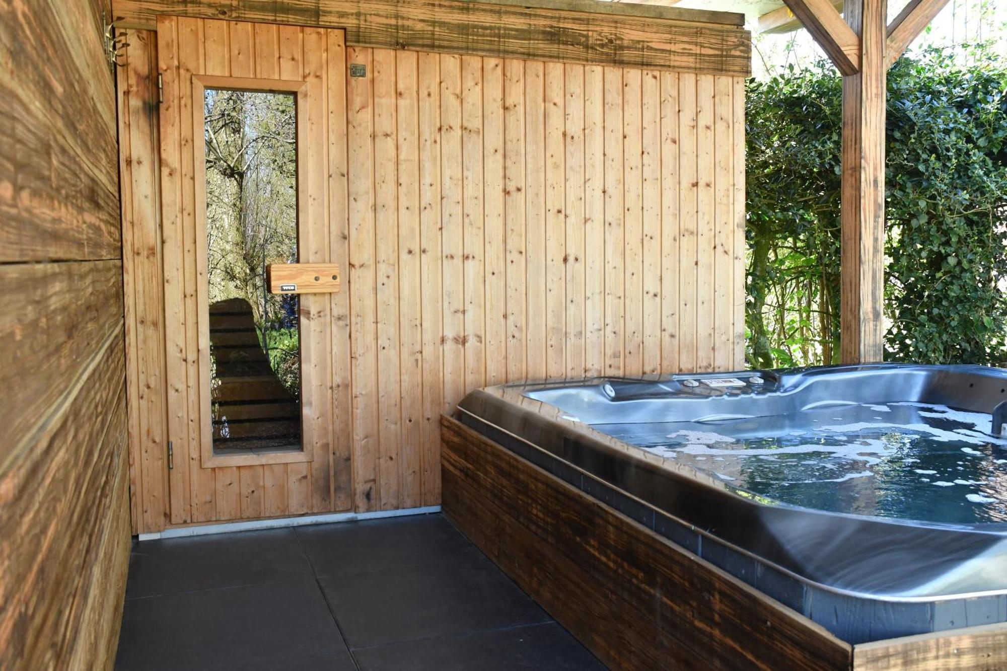Bohemian Experience Wellness, Jacuzzi, Sauna, Bbq, Garden, Sleeps 14 Kockengen Exterior photo